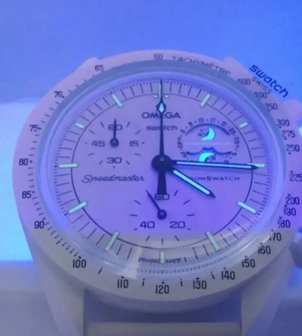 Omega x Swatch Mission to the Moonphase “Snoopy” bioceramic White
